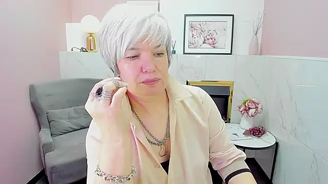 CarmenSoft online show from January 8, 2025, 2:46 am