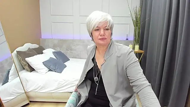 CarmenSoft online show from January 24, 2025, 11:45 pm