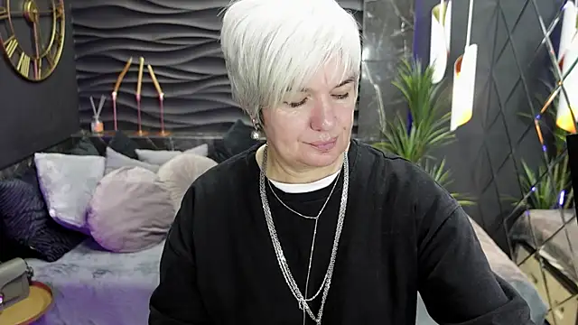 CarmenSoft online show from September 24, 2025, 9:07 pm