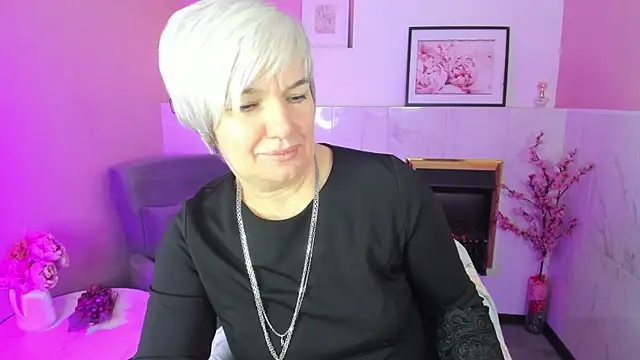 CarmenSoft online show from October 18, 2025, 8:53 pm