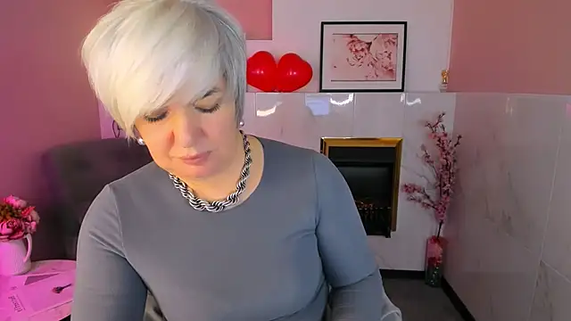 CarmenSoft online show from February 9, 2026, 9:08 pm