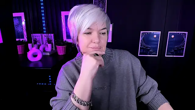 CarmenSoft online show from March 18, 2026, 8:34 pm