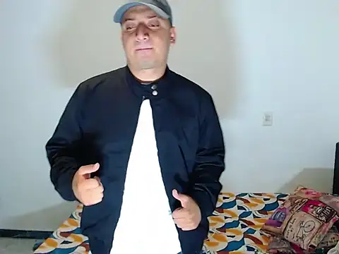 Snapshot of ares_sexxx chatting on December 26, 2024, 9:15 pm ares sexxx online show from December 26, 2024, 9:15 pm