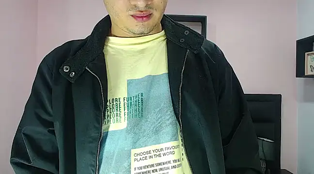 Snapshot of ares_sexxx chatting on February 9, 2025, 4:50 pm ares sexxx online show from February 9, 2025, 4:50 pm