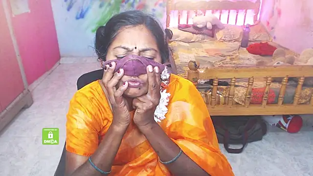 Snapshot of Novapol chatting on December 4, 2025, 12:47 pm Novapol online show from December 4, 2025, 12:47 pm