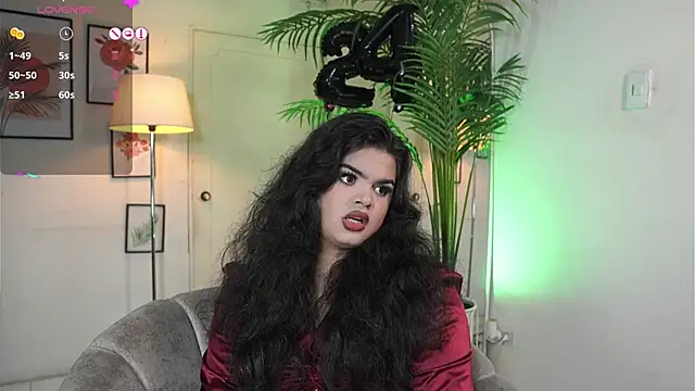 artechloe online show from November 5, 2025, 8:53 pm