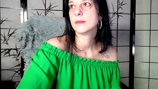  Sweetlonglips  online show from November 14, 2025, 6:23 am