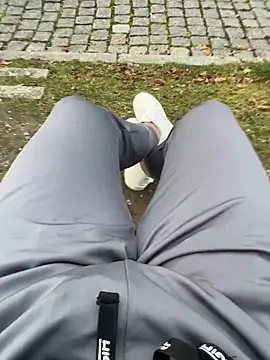 MvM58955050 online show from November 18, 2025, 2:32 pm