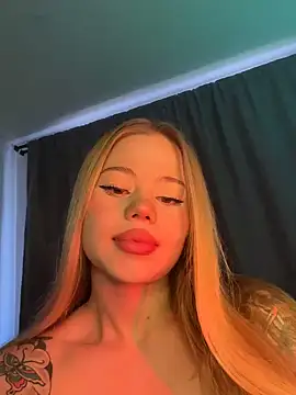 Snapshot of curchez_ chatting on December 25, 2024, 9:00 pm curchez online show from December 25, 2024, 9:00 pm