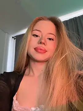 Snapshot of curchez_ chatting on January 29, 2025, 7:32 pm curchez online show from January 29, 2025, 7:32 pm