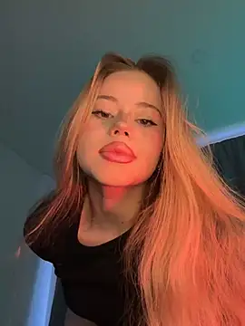 Snapshot of curchez_ chatting on February 12, 2025, 8:40 pm curchez online show from February 12, 2025, 8:40 pm