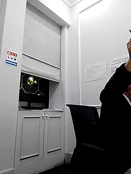 Mansex73 online show from September 28, 2025, 7:14 am