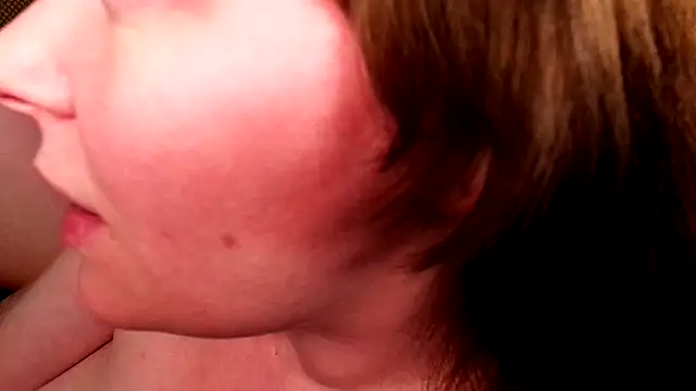 GamerGirlRoxyAndLee online show from January 11, 2025, 4:27 am