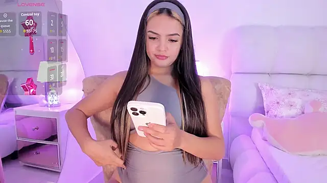 Snapshot of zoemina_xd chatting on December 2, 2025, 2:01 pm zoemina xd online show from December 2, 2025, 2:01 pm