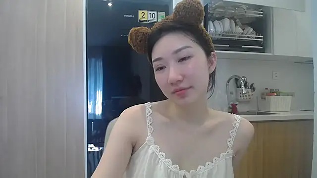 Asiagirll online show from May 27, 2026, 1:57 am