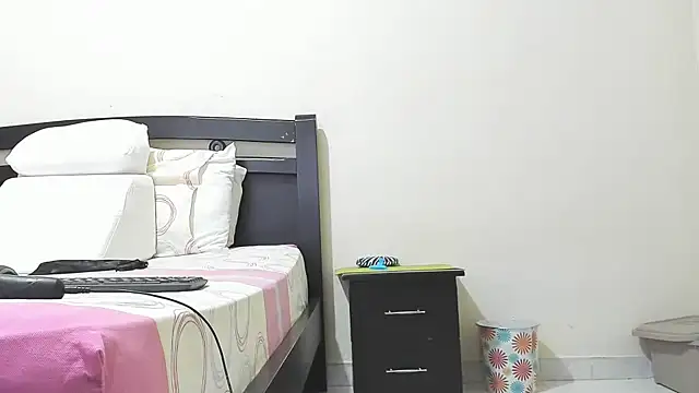 mara2020 69 online show from February 12, 2026, 11:27 am