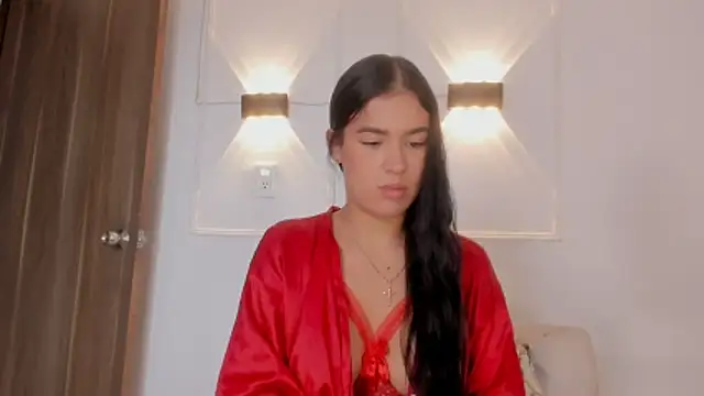 Hanna Risso online show from April 18, 2026, 6:12 pm