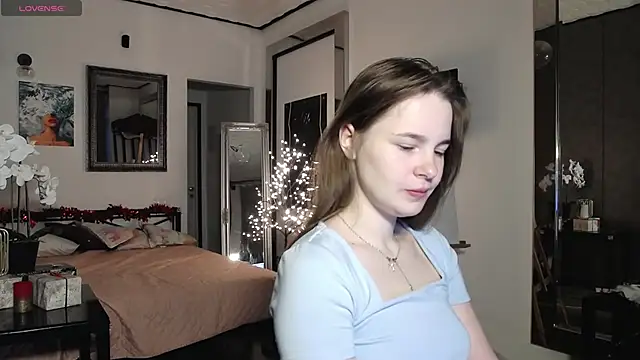 CindyJonson online show from December 16, 2025, 6:07 am