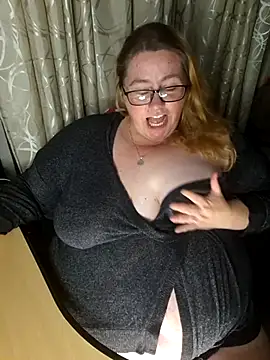 Iceprincess2bad4u online show from December 5, 2025, 7:32 pm