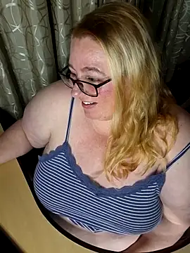 Iceprincess2bad4u online show from December 21, 2025, 6:37 pm