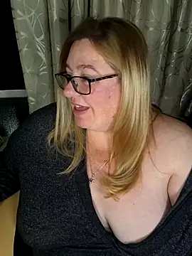 Iceprincess2bad4u online show from February 21, 2026, 6:42 pm