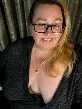 Iceprincess2bad4u online show from April 17, 2026, 6:22 pm