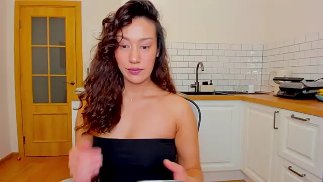 Snapshot of FieryHeart chatting on December 18, 2025, 6:03 pm FieryHeart online show from December 18, 2025, 6:03 pm