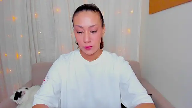 Snapshot of FieryHeart chatting on February 14, 2026, 8:38 pm FieryHeart online show from February 14, 2026, 8:38 pm