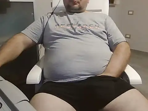 iron boy80 online show from October 19, 2025, 4:51 pm