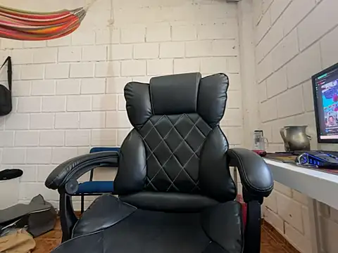 Max TheHorseDick online show from December 14, 2025, 3:50 pm