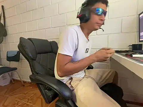 Max TheHorseDick online show from January 15, 2026, 2:32 pm