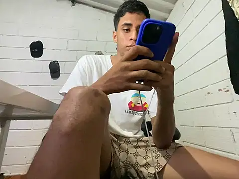 Snapshot of Max_TheHorseDick chatting on July 16, 2026, 2:06 am Max TheHorseDick online show from July 16, 2026, 2:06 am