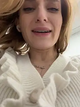 Snapshot of -AngelAri- chatting on December 20, 2024, 9:17 pm -AngelAri- online show from December 20, 2024, 9:17 pm