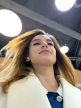 -AngelAri- online show from November 4, 2025, 6:07 pm