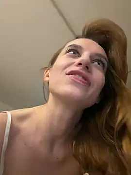 Snapshot of -AngelAri- chatting on February 15, 2026, 9:11 pm -AngelAri- online show from February 15, 2026, 9:11 pm