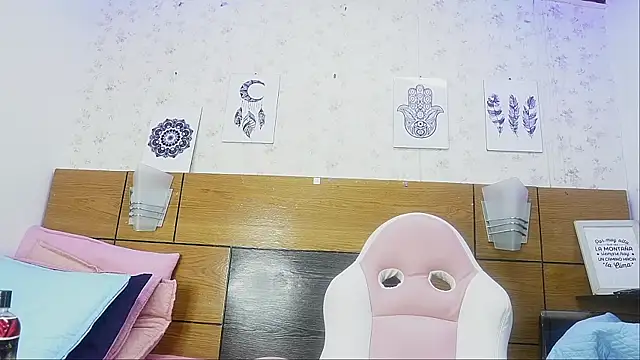 mssburbuja online show from March 18, 2025, 3:09 am