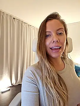 novaforyou1 online show from October 12, 2025, 1:21 pm