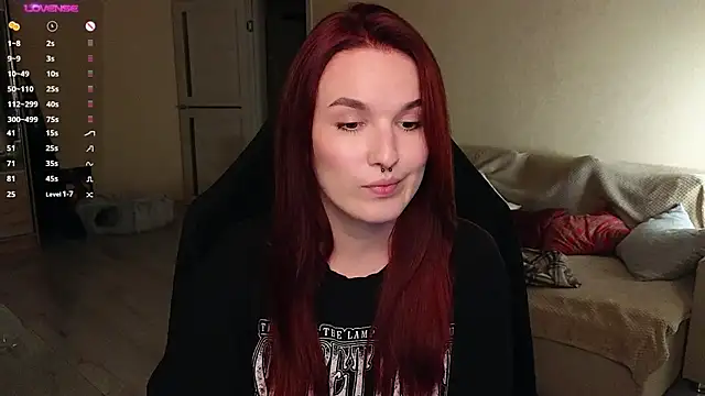 Snapshot of Val_lava chatting on September 19, 2025, 8:20 pm Val lava online show from September 19, 2025, 8:20 pm