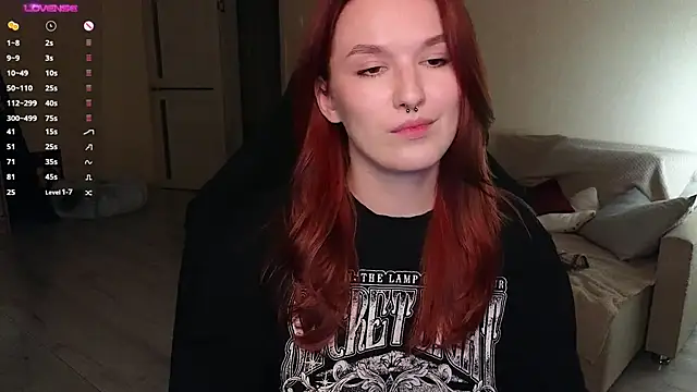 Snapshot of Val_lava chatting on October 2, 2025, 7:10 pm Val lava online show from October 2, 2025, 7:10 pm