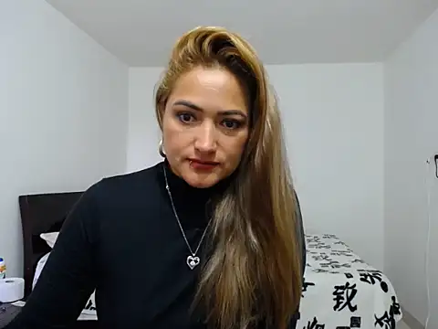 abie spicy online show from November 24, 2025, 1:11 pm