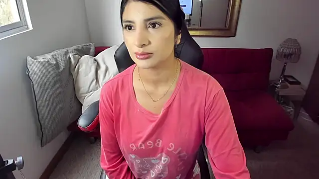 Snapshot of NicolettColin chatting on March 19, 2025, 7:06 pm NicolettColin online show from March 19, 2025, 7:06 pm