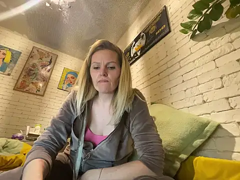 Angel girllovemy online show from March 13, 2025, 5:28 pm