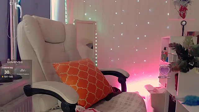 marycum2u online show from April 9, 2026, 10:42 am