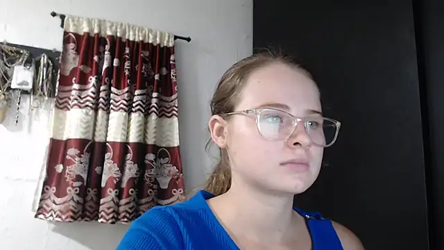 Snapshot of HellenMiyer1111 chatting on September 25, 2025, 2:54 pm HellenMiyer1111 online show from September 25, 2025, 2:54 pm