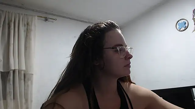 Snapshot of HellenMiyer1111 chatting on September 29, 2025, 5:51 pm HellenMiyer1111 online show from September 29, 2025, 5:51 pm