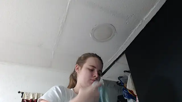 Snapshot of HellenMiyer1111 chatting on October 10, 2025, 2:05 pm HellenMiyer1111 online show from October 10, 2025, 2:05 pm