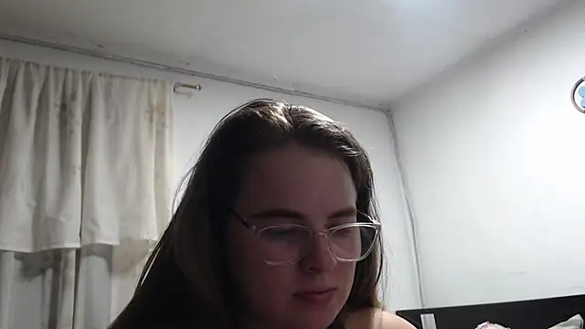 Snapshot of HellenMiyer1111 chatting on October 16, 2025, 5:03 pm HellenMiyer1111 online show from October 16, 2025, 5:03 pm