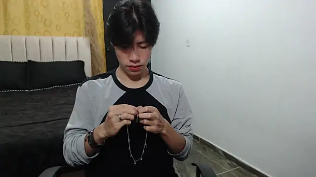 Elio-cam online show from December 13, 2024, 8:09 am