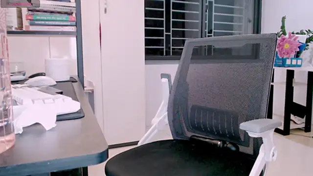 Shyn   online show from November 7, 2025, 4:40 pm