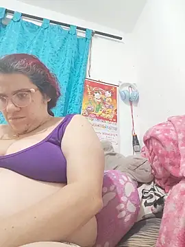 Snapshot of karlythoth@xh chatting on June 27, 2026, 4:45 pm karlythothxh online show from June 27, 2026, 4:45 pm